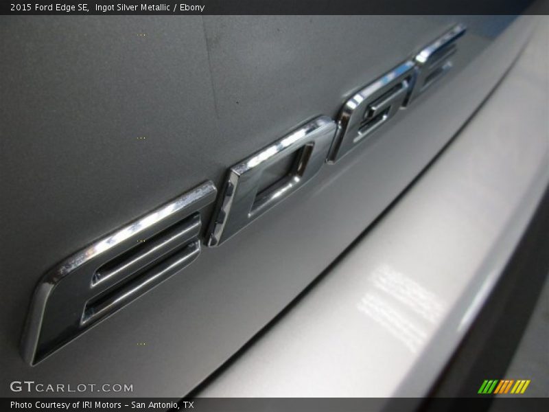 Ingot Silver Metallic / Ebony 2015 Ford Edge SE