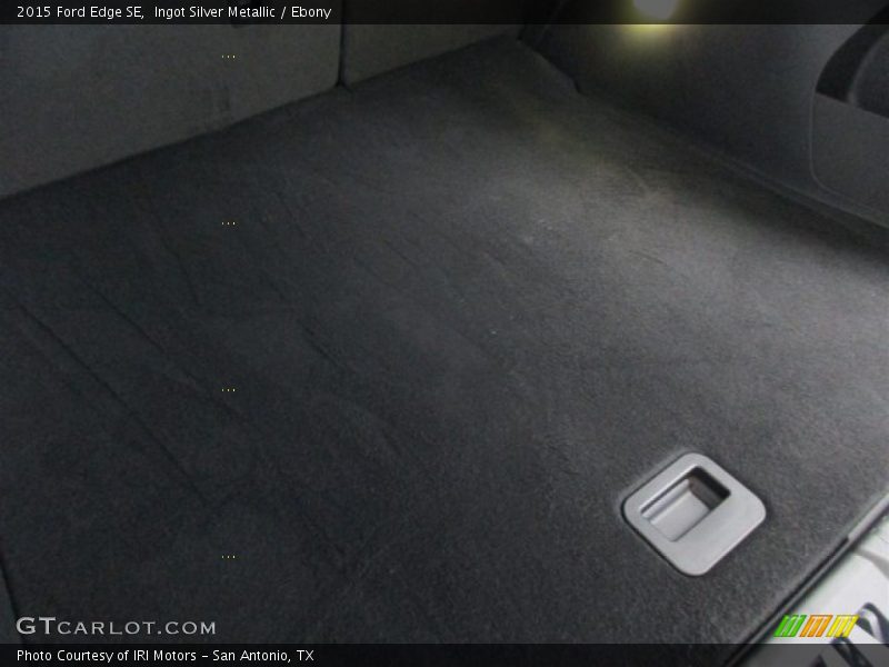Ingot Silver Metallic / Ebony 2015 Ford Edge SE