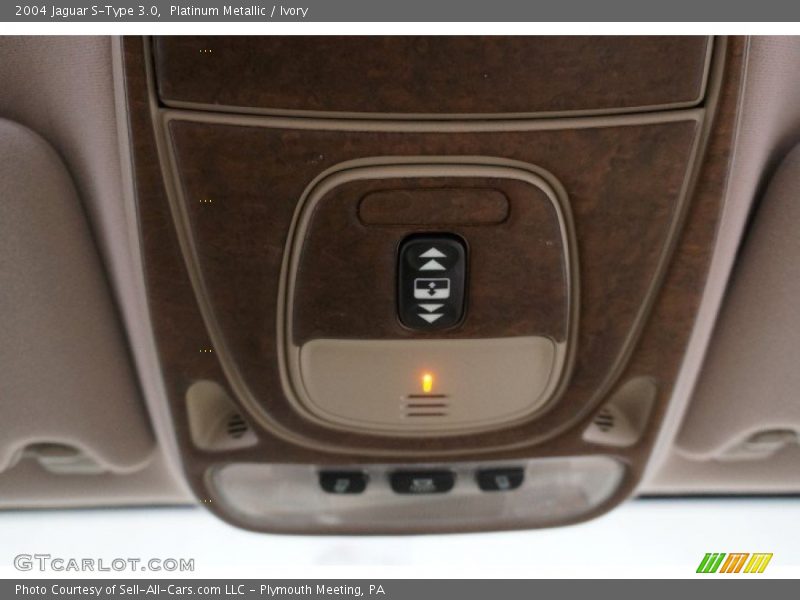 Platinum Metallic / Ivory 2004 Jaguar S-Type 3.0