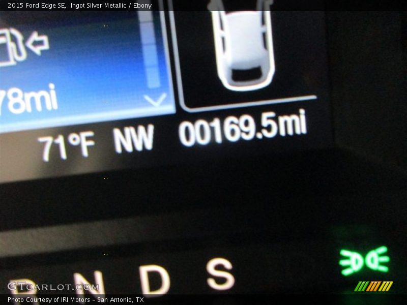 Ingot Silver Metallic / Ebony 2015 Ford Edge SE