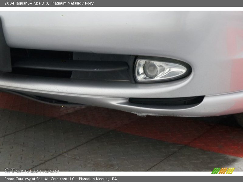 Platinum Metallic / Ivory 2004 Jaguar S-Type 3.0