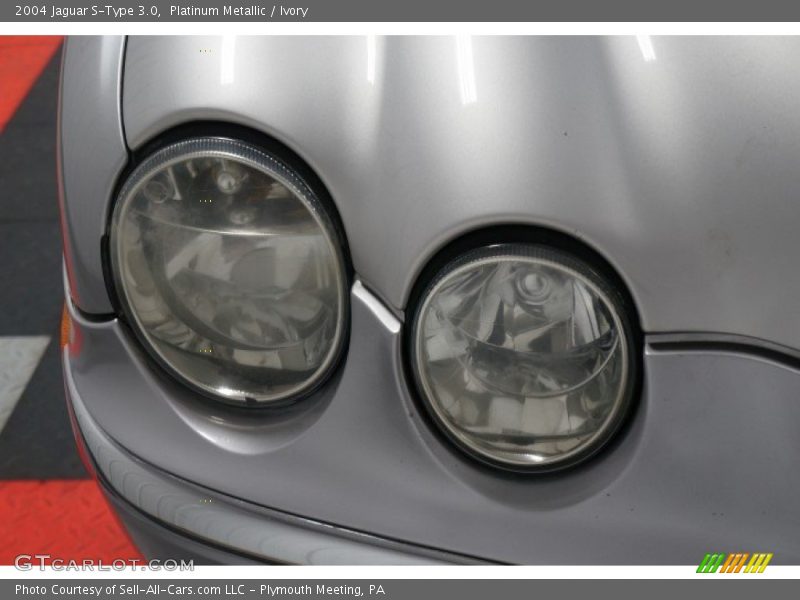 Platinum Metallic / Ivory 2004 Jaguar S-Type 3.0