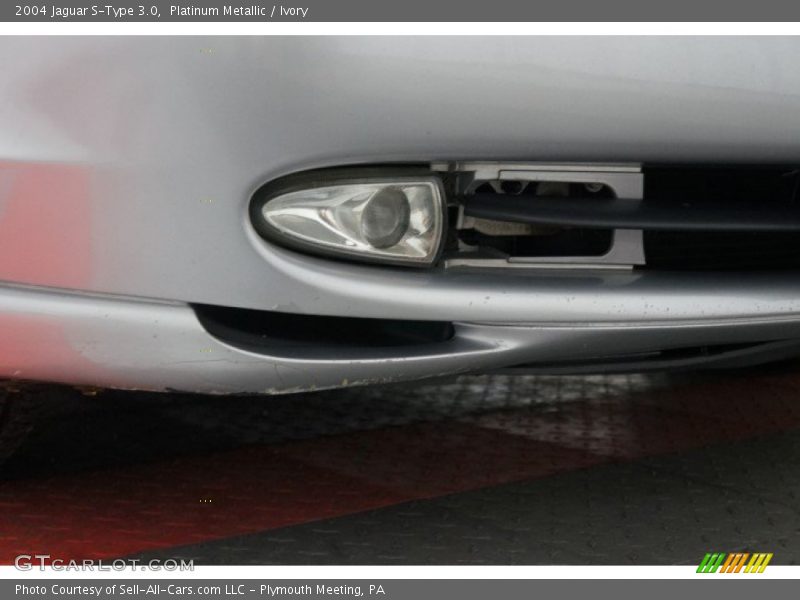Platinum Metallic / Ivory 2004 Jaguar S-Type 3.0