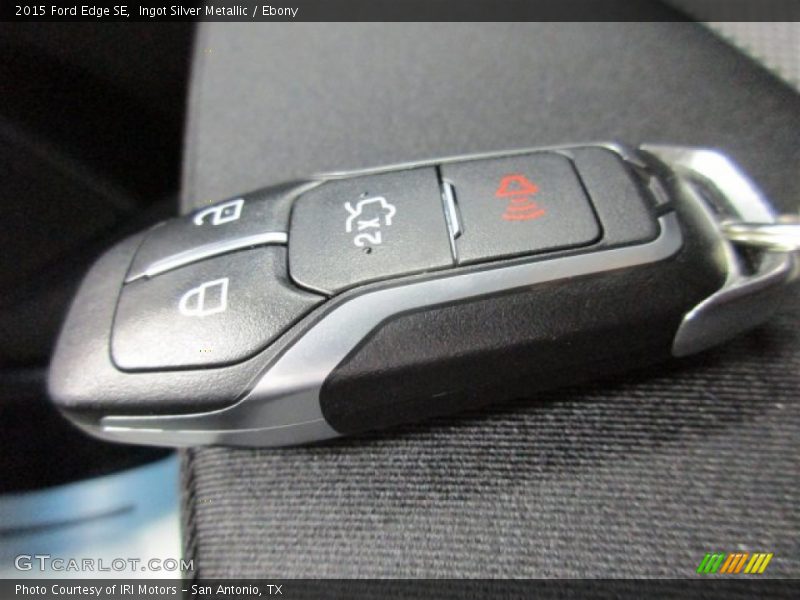 Ingot Silver Metallic / Ebony 2015 Ford Edge SE