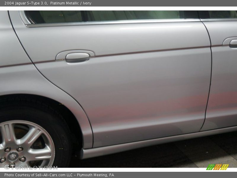 Platinum Metallic / Ivory 2004 Jaguar S-Type 3.0