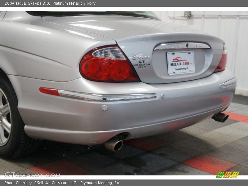 Platinum Metallic / Ivory 2004 Jaguar S-Type 3.0