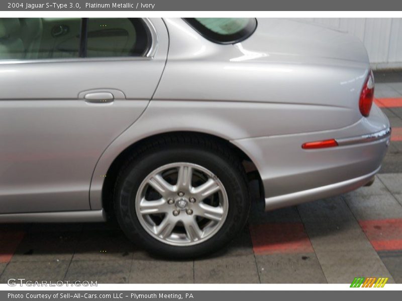 Platinum Metallic / Ivory 2004 Jaguar S-Type 3.0