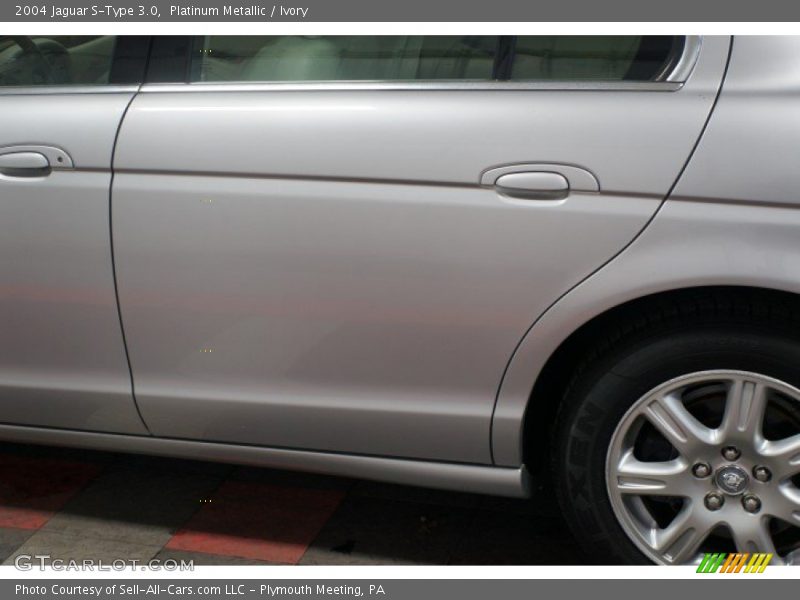 Platinum Metallic / Ivory 2004 Jaguar S-Type 3.0