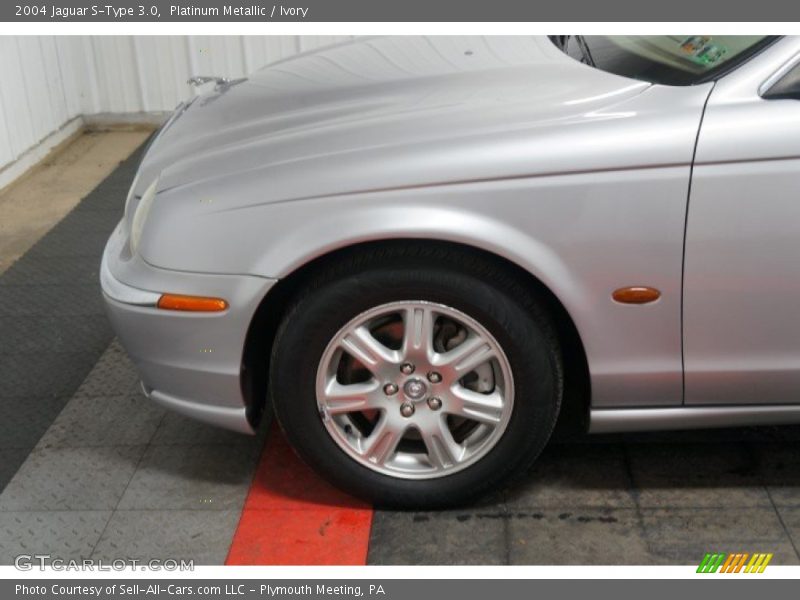 Platinum Metallic / Ivory 2004 Jaguar S-Type 3.0