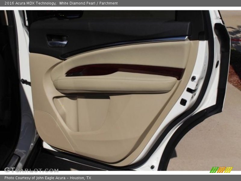 White Diamond Pearl / Parchment 2016 Acura MDX Technology