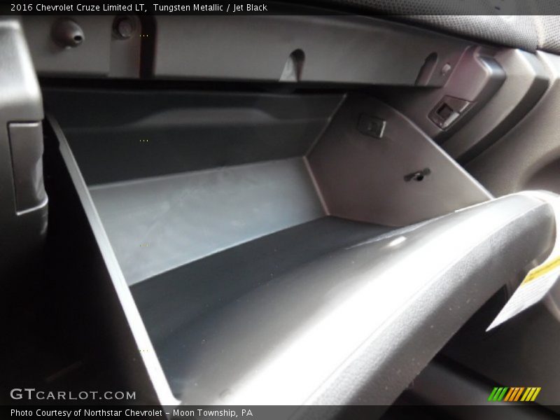 Tungsten Metallic / Jet Black 2016 Chevrolet Cruze Limited LT