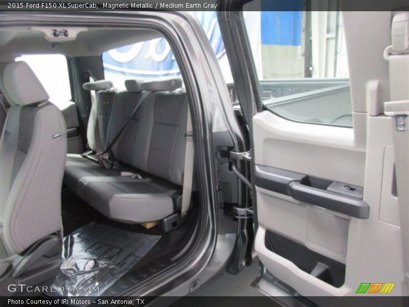 Magnetic Metallic / Medium Earth Gray 2015 Ford F150 XL SuperCab