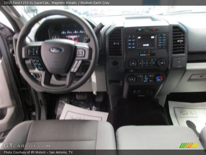 Magnetic Metallic / Medium Earth Gray 2015 Ford F150 XL SuperCab
