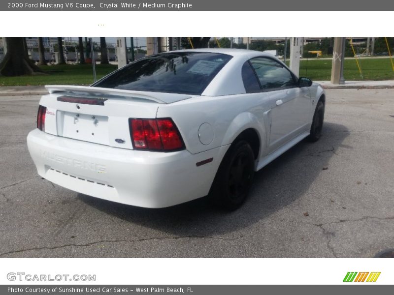 Crystal White / Medium Graphite 2000 Ford Mustang V6 Coupe