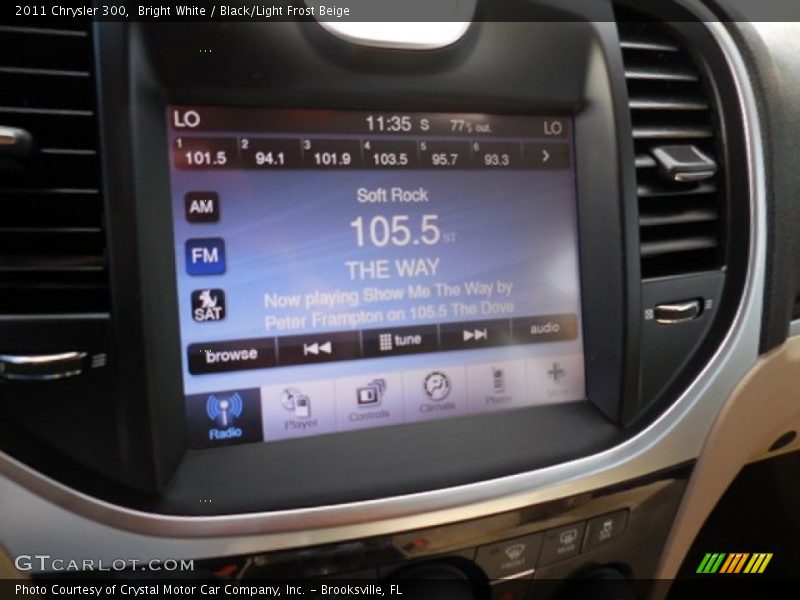 Bright White / Black/Light Frost Beige 2011 Chrysler 300