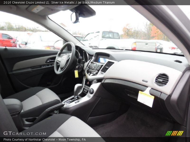 Silver Ice Metallic / Jet Black/Medium Titanium 2016 Chevrolet Cruze Limited LS