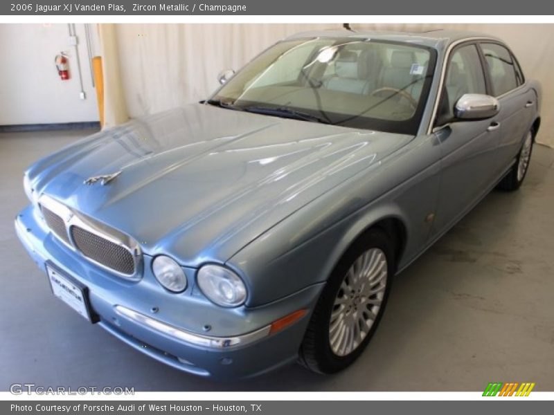 Zircon Metallic / Champagne 2006 Jaguar XJ Vanden Plas