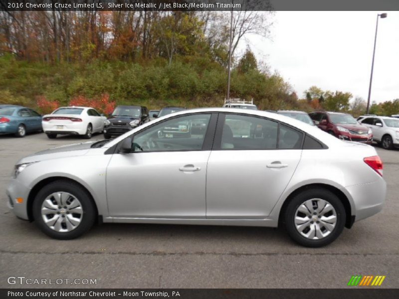 Silver Ice Metallic / Jet Black/Medium Titanium 2016 Chevrolet Cruze Limited LS