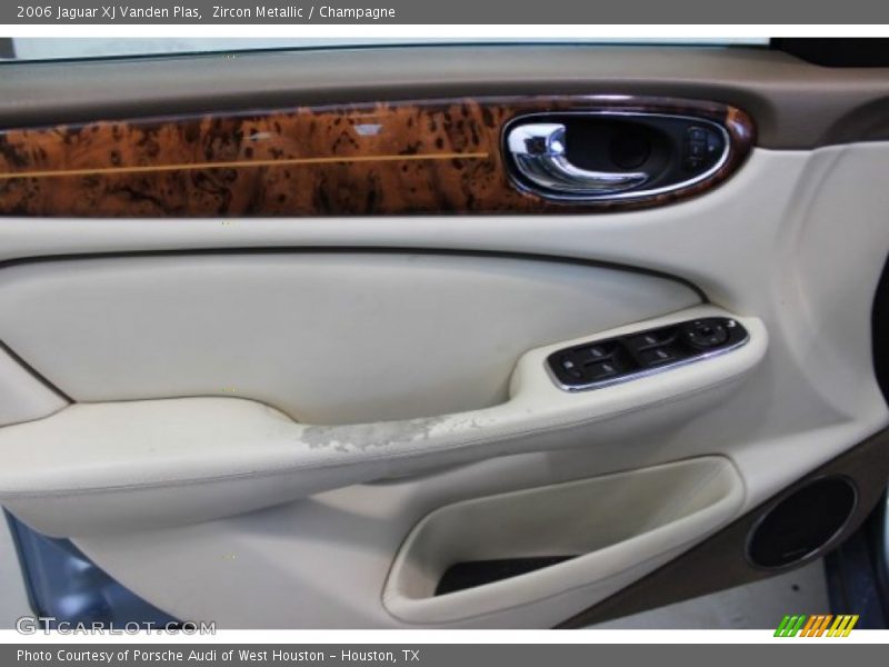 Zircon Metallic / Champagne 2006 Jaguar XJ Vanden Plas