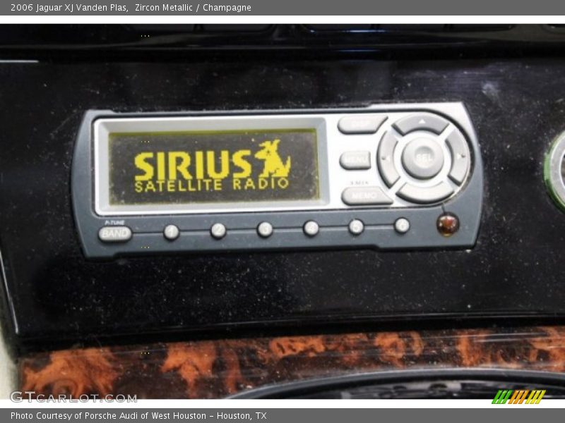 Zircon Metallic / Champagne 2006 Jaguar XJ Vanden Plas