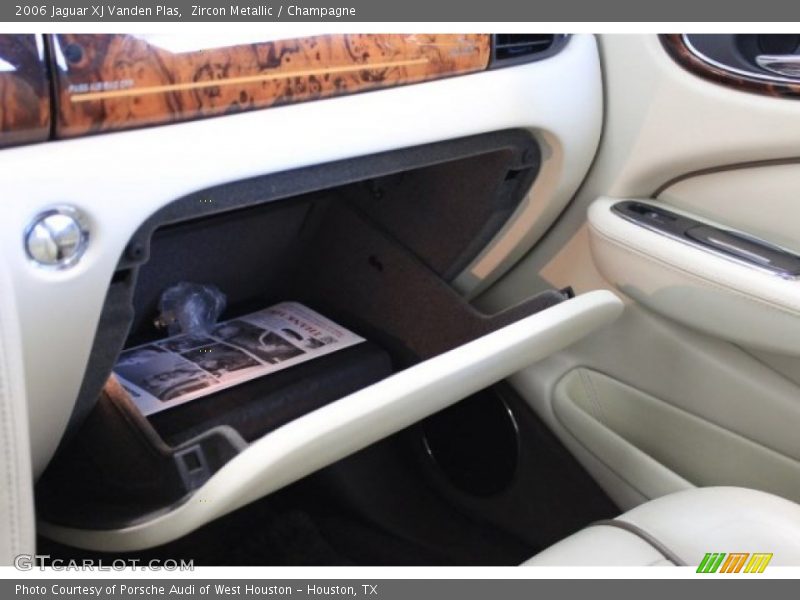 Zircon Metallic / Champagne 2006 Jaguar XJ Vanden Plas