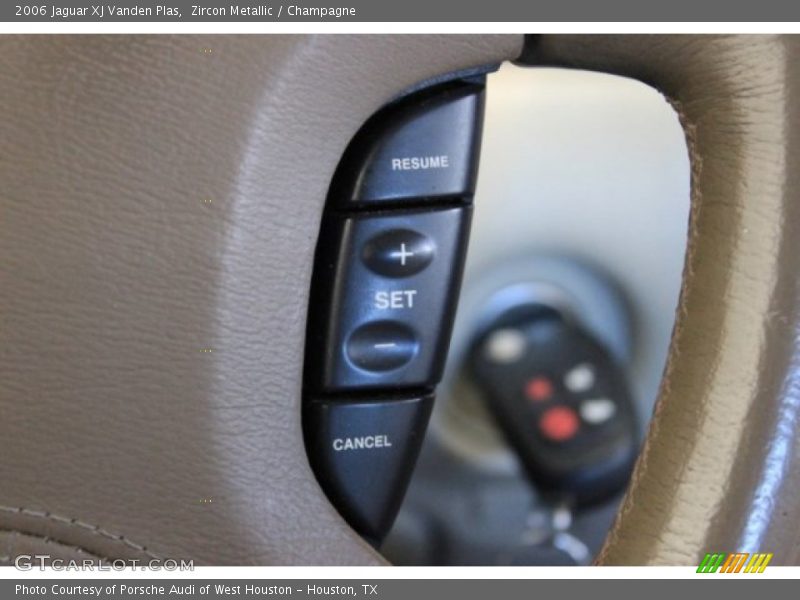 Zircon Metallic / Champagne 2006 Jaguar XJ Vanden Plas