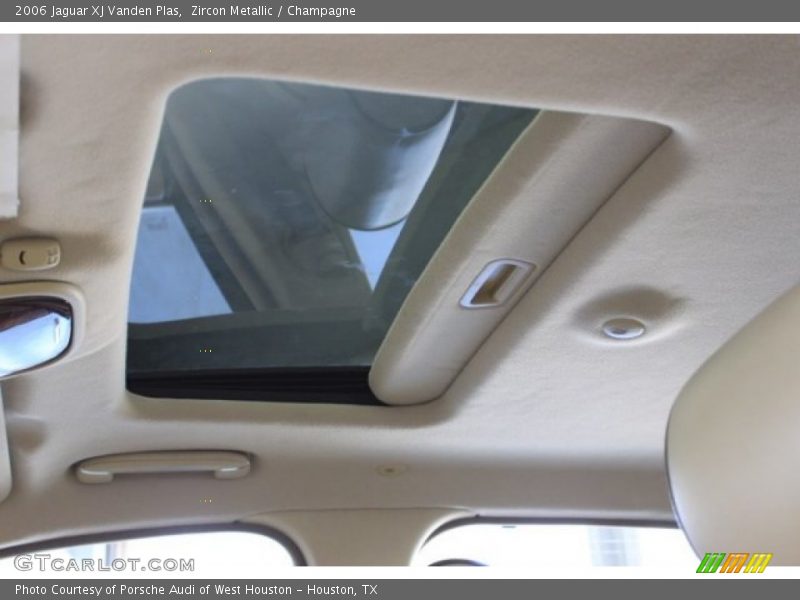 Zircon Metallic / Champagne 2006 Jaguar XJ Vanden Plas