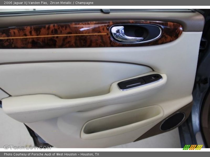 Zircon Metallic / Champagne 2006 Jaguar XJ Vanden Plas