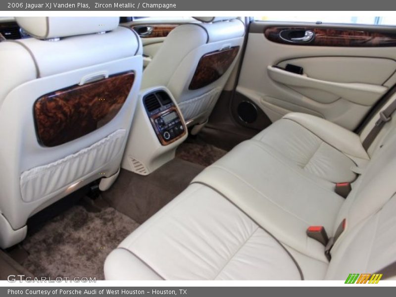 Zircon Metallic / Champagne 2006 Jaguar XJ Vanden Plas