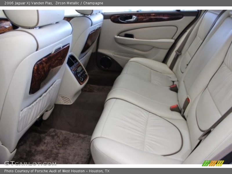 Zircon Metallic / Champagne 2006 Jaguar XJ Vanden Plas