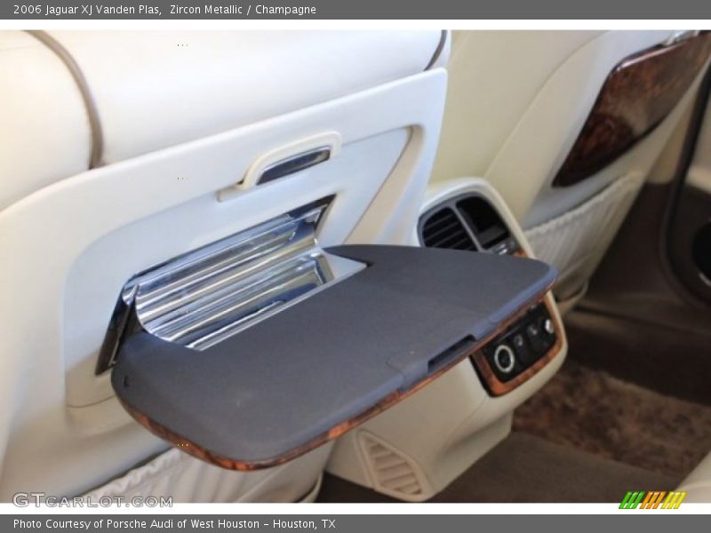 Zircon Metallic / Champagne 2006 Jaguar XJ Vanden Plas