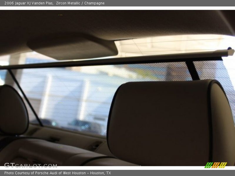 Zircon Metallic / Champagne 2006 Jaguar XJ Vanden Plas