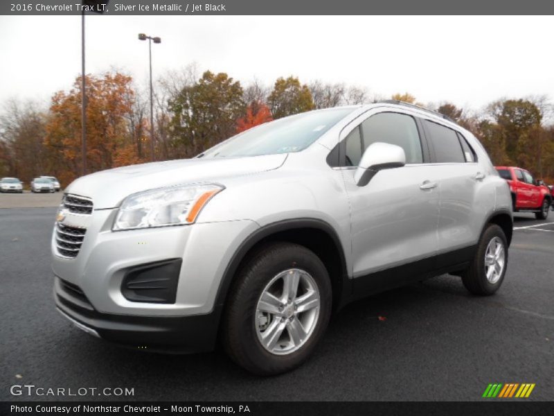 Silver Ice Metallic / Jet Black 2016 Chevrolet Trax LT