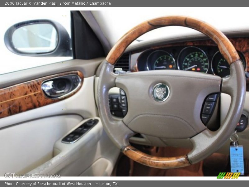 Zircon Metallic / Champagne 2006 Jaguar XJ Vanden Plas