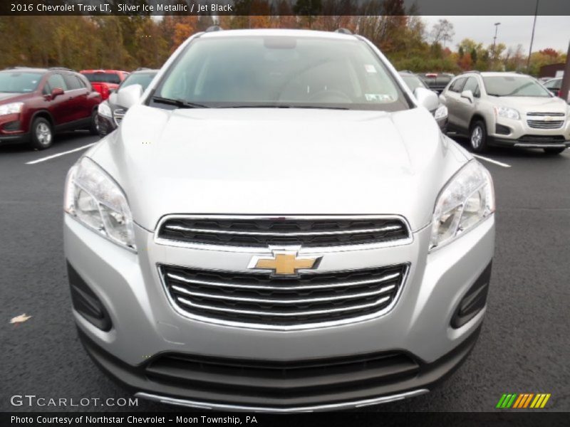 Silver Ice Metallic / Jet Black 2016 Chevrolet Trax LT