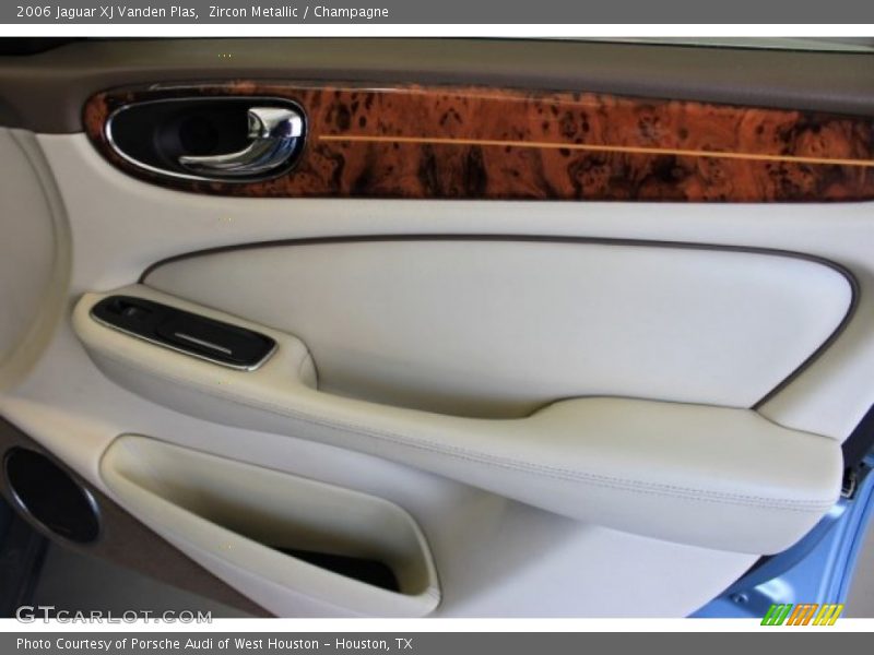 Zircon Metallic / Champagne 2006 Jaguar XJ Vanden Plas