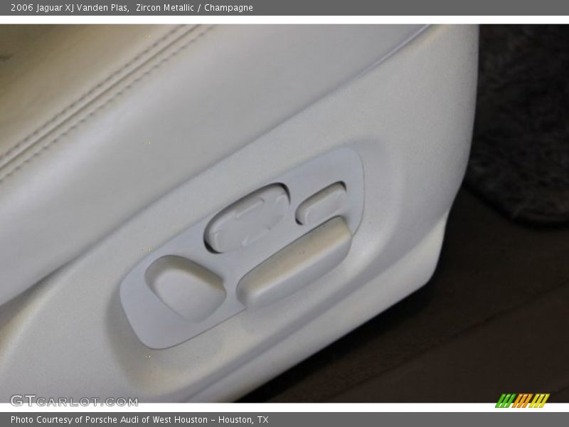 Zircon Metallic / Champagne 2006 Jaguar XJ Vanden Plas