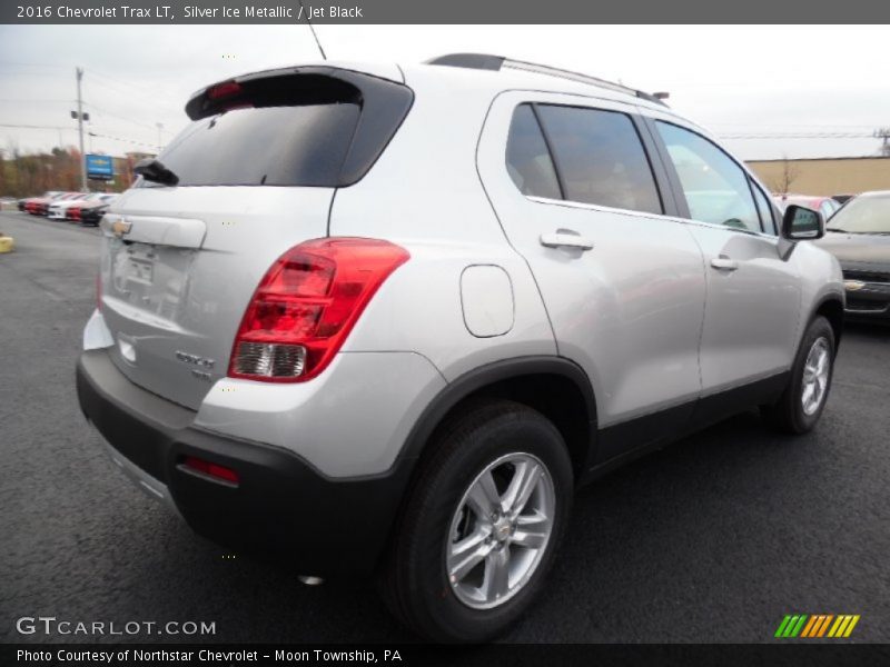 Silver Ice Metallic / Jet Black 2016 Chevrolet Trax LT