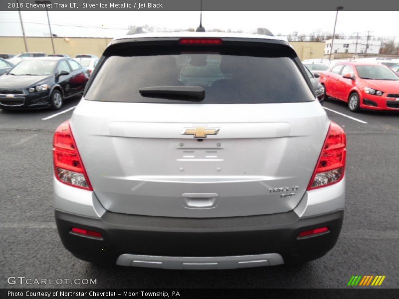 Silver Ice Metallic / Jet Black 2016 Chevrolet Trax LT