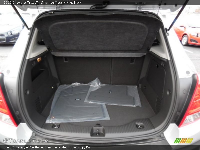 Silver Ice Metallic / Jet Black 2016 Chevrolet Trax LT