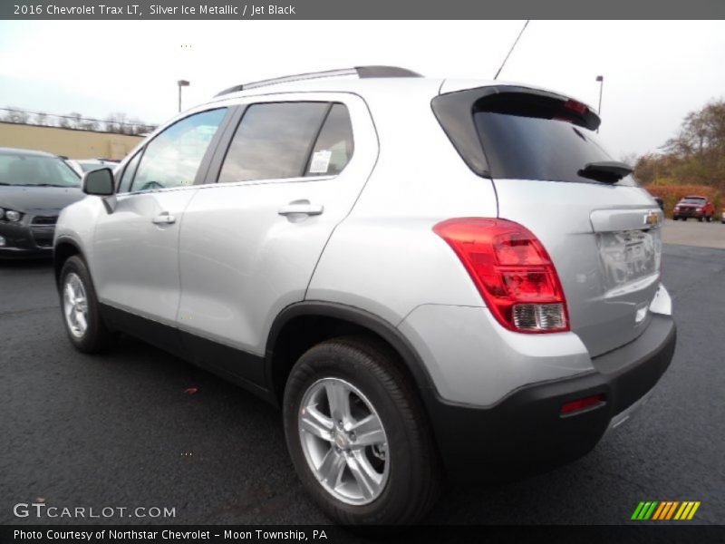 Silver Ice Metallic / Jet Black 2016 Chevrolet Trax LT