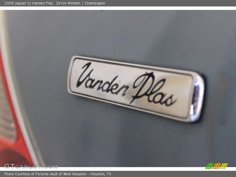 Zircon Metallic / Champagne 2006 Jaguar XJ Vanden Plas