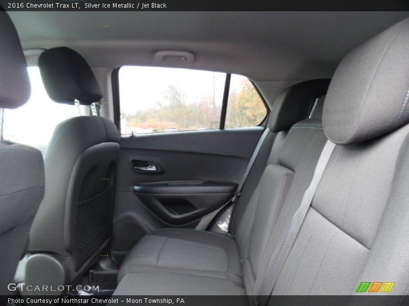 Silver Ice Metallic / Jet Black 2016 Chevrolet Trax LT