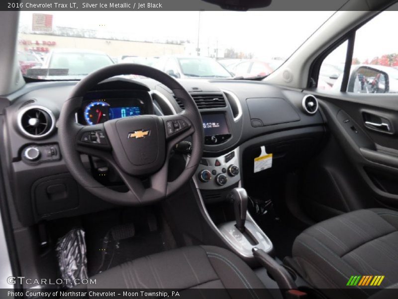 Silver Ice Metallic / Jet Black 2016 Chevrolet Trax LT