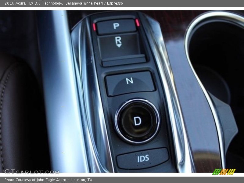 Controls of 2016 TLX 3.5 Technology