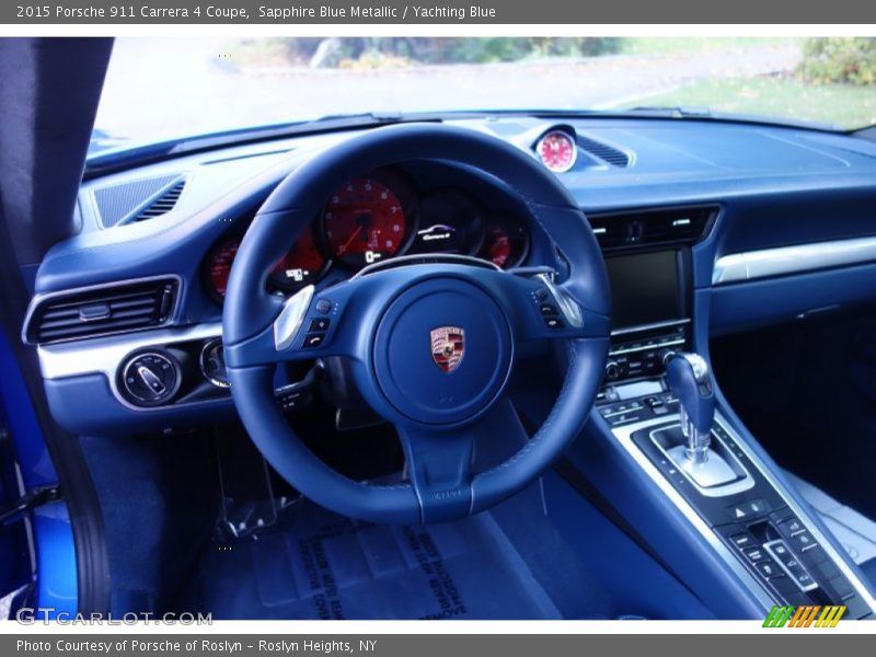 Dashboard of 2015 911 Carrera 4 Coupe