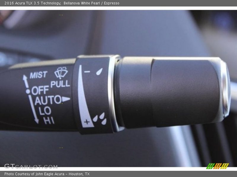 Controls of 2016 TLX 3.5 Technology