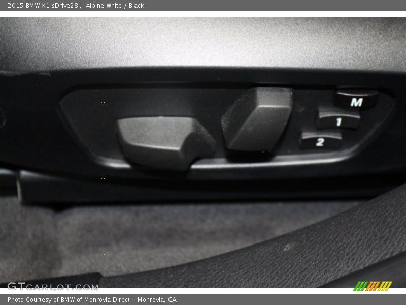 Alpine White / Black 2015 BMW X1 sDrive28i