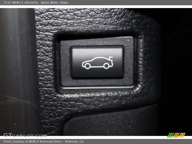 Alpine White / Black 2015 BMW X1 sDrive28i