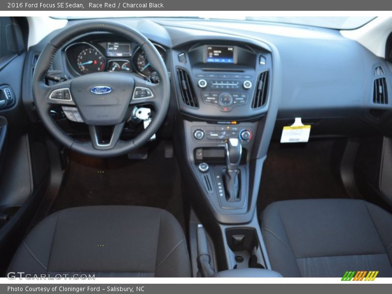 Race Red / Charcoal Black 2016 Ford Focus SE Sedan